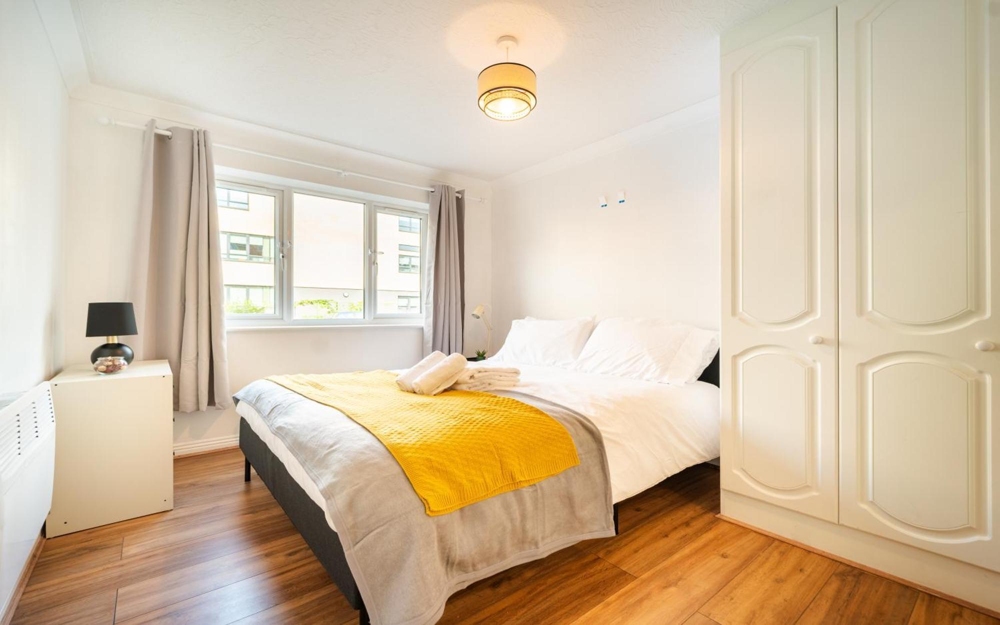 Bright And Spacious Flat With Free Parking Londen Buitenkant foto