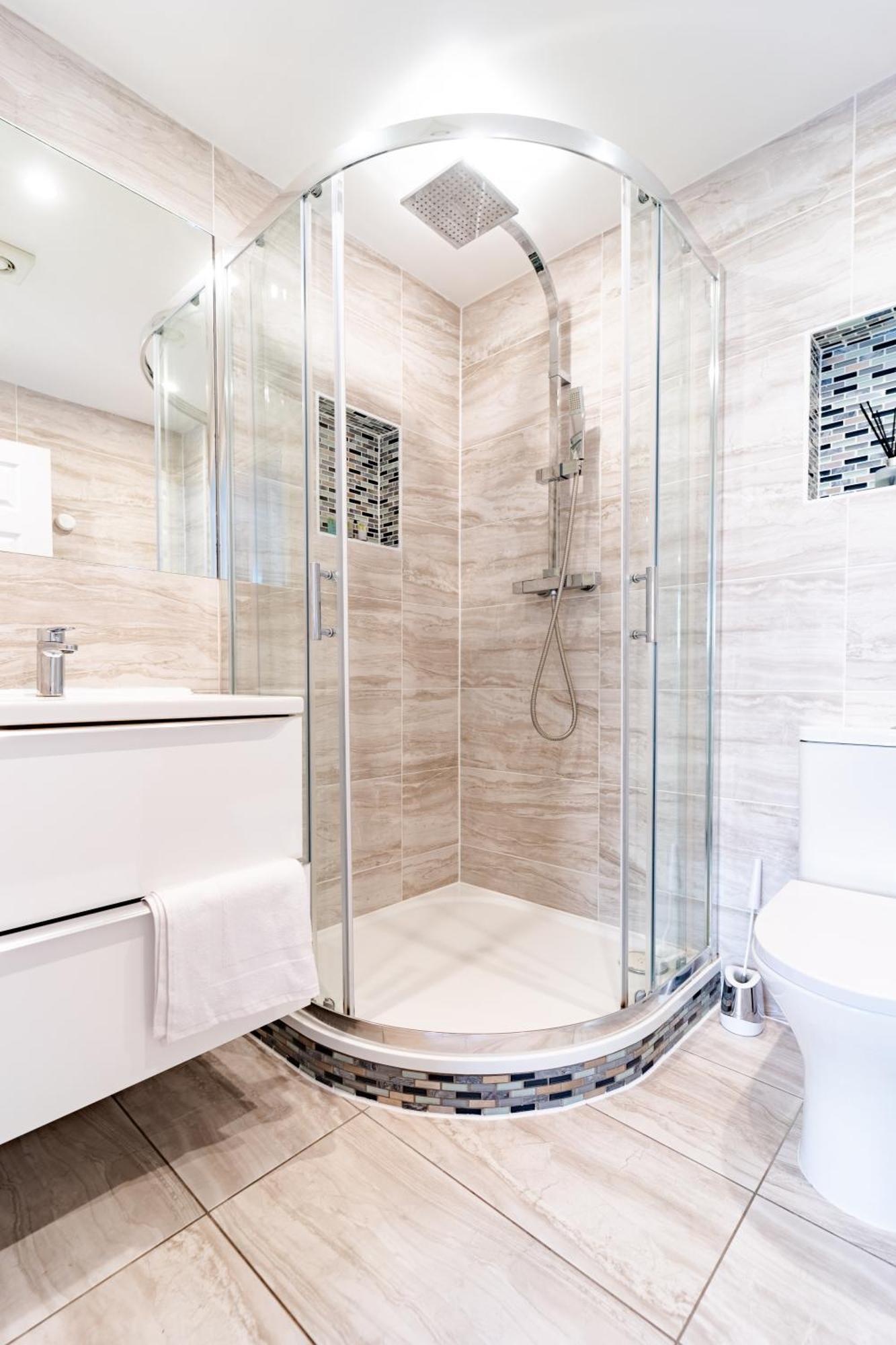 Bright And Spacious Flat With Free Parking Londen Buitenkant foto