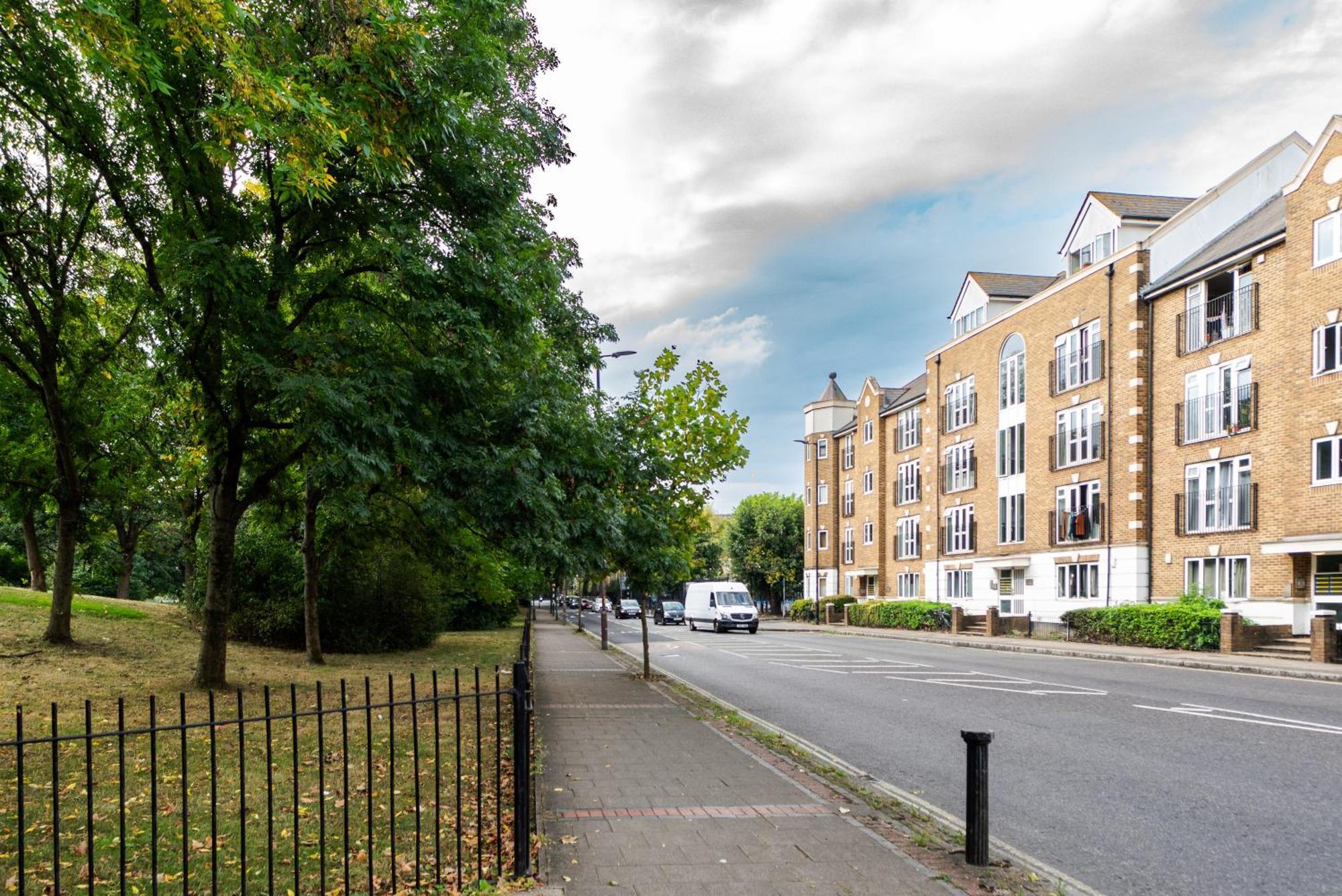 Bright And Spacious Flat With Free Parking Londen Buitenkant foto